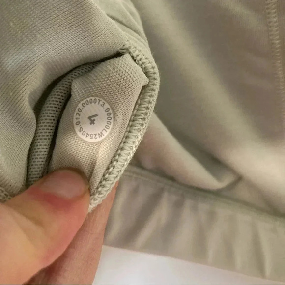 Lululemon mint green bra  4 - Picture 2 of 3